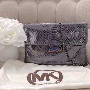 Michael kors chain wallet purse